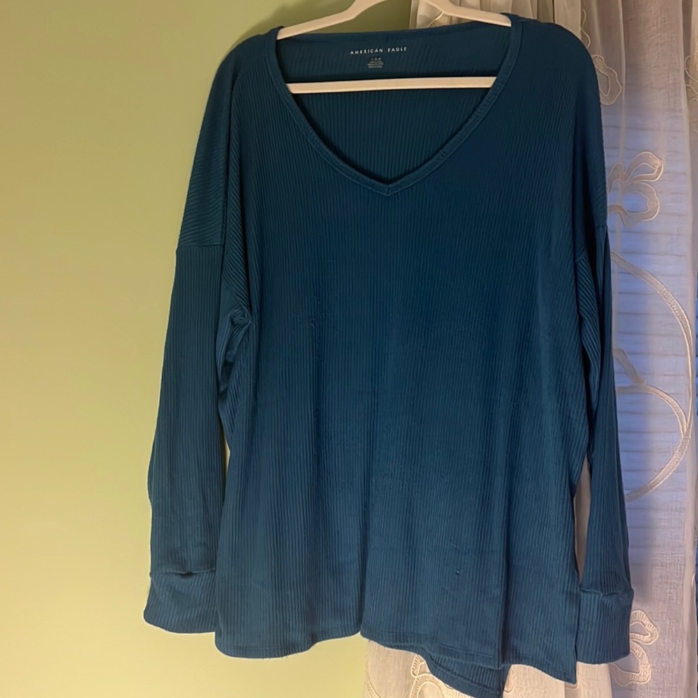 American Eagle blue ribbed long sleeve t shirt
